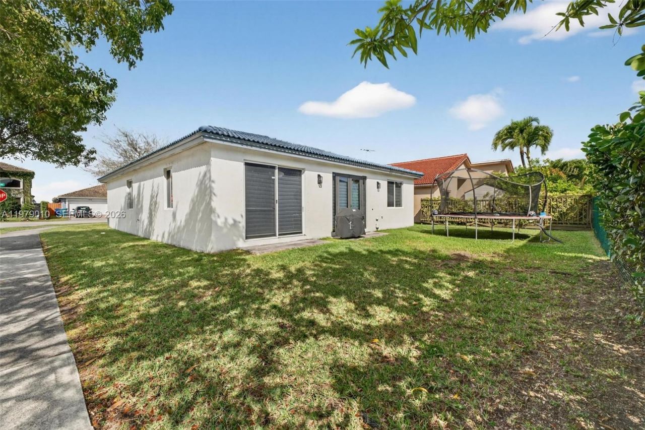 21143 SW 92nd Pl, Cutler Bay, FL 33189 Photo