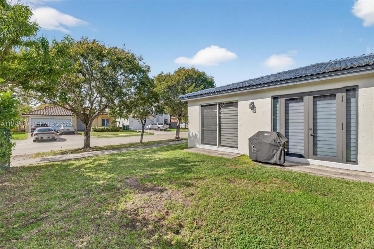 21143 SW 92nd Pl, Cutler Bay, FL 33189 Photo