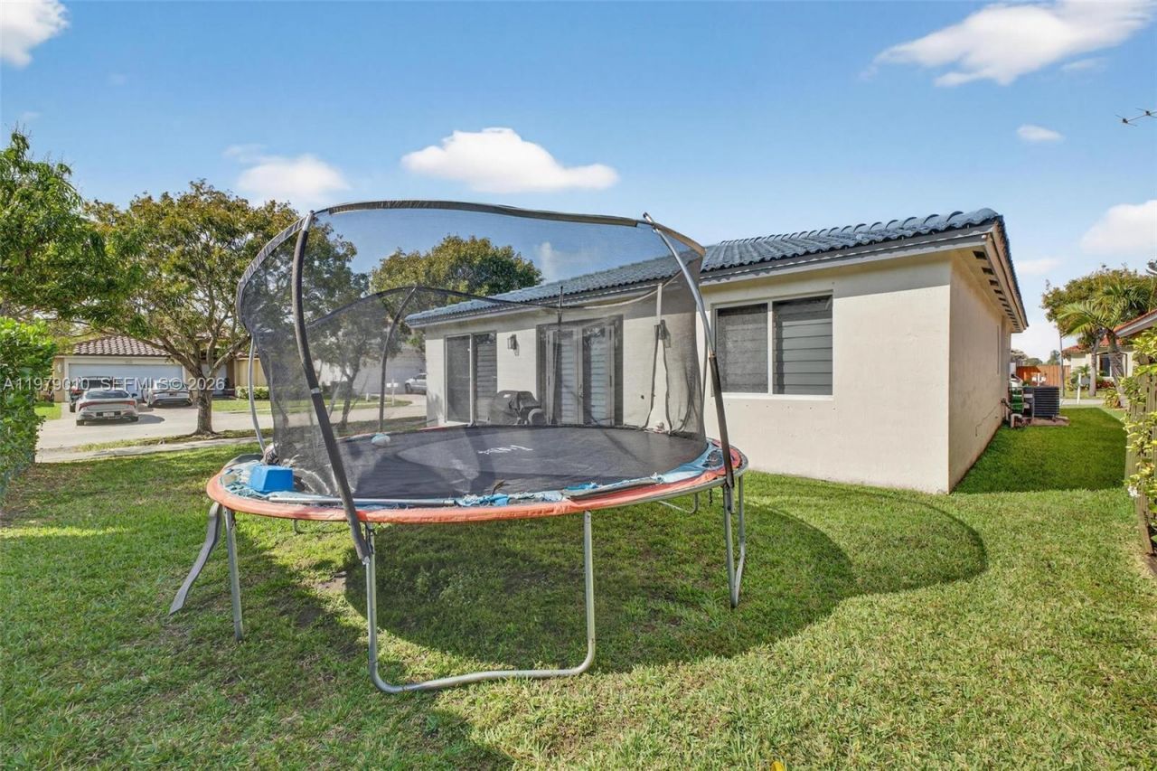 21143 SW 92nd Pl, Cutler Bay, FL 33189 Photo