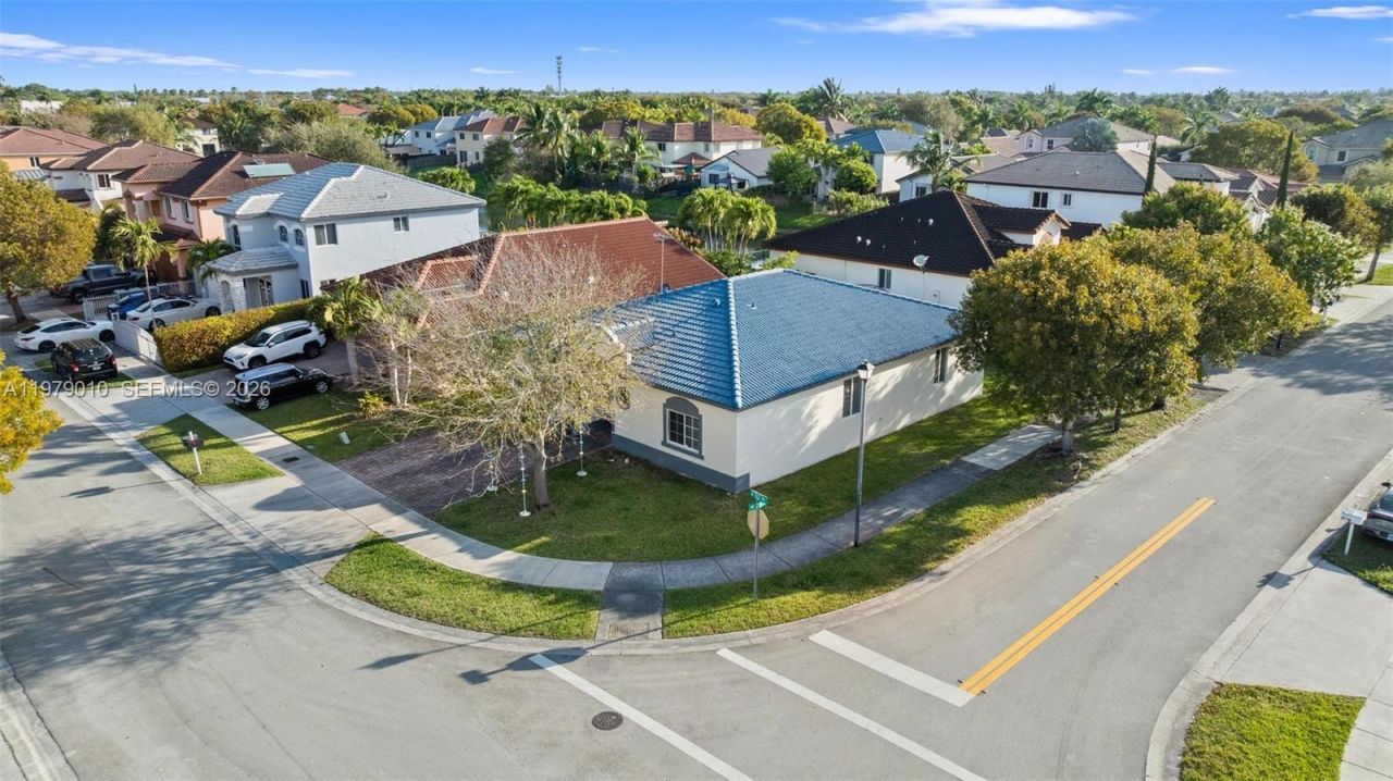 21143 SW 92nd Pl, Cutler Bay, FL 33189 Photo