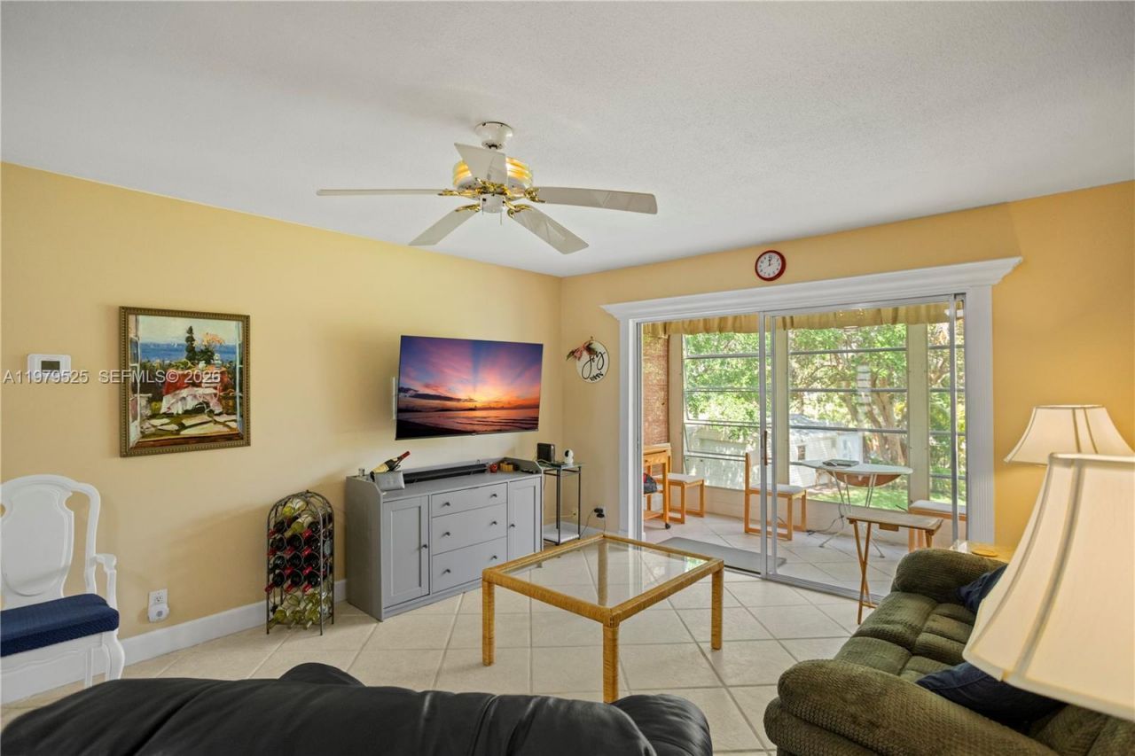 4411 NW 16th St, Unit F201, Lauderhill, FL 33313 Photo