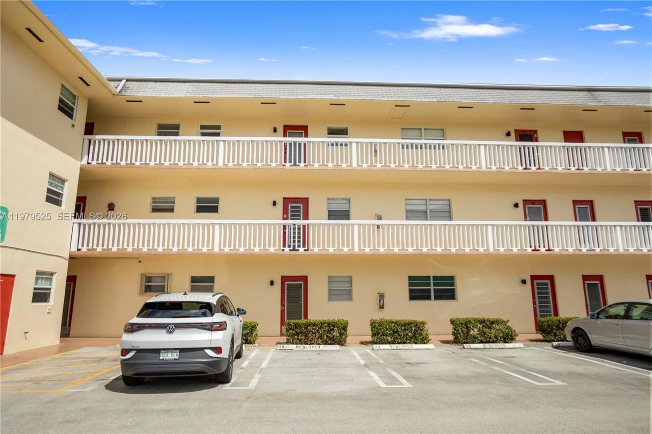 4411 NW 16th St, Unit F201, Lauderhill, FL 33313 Photo