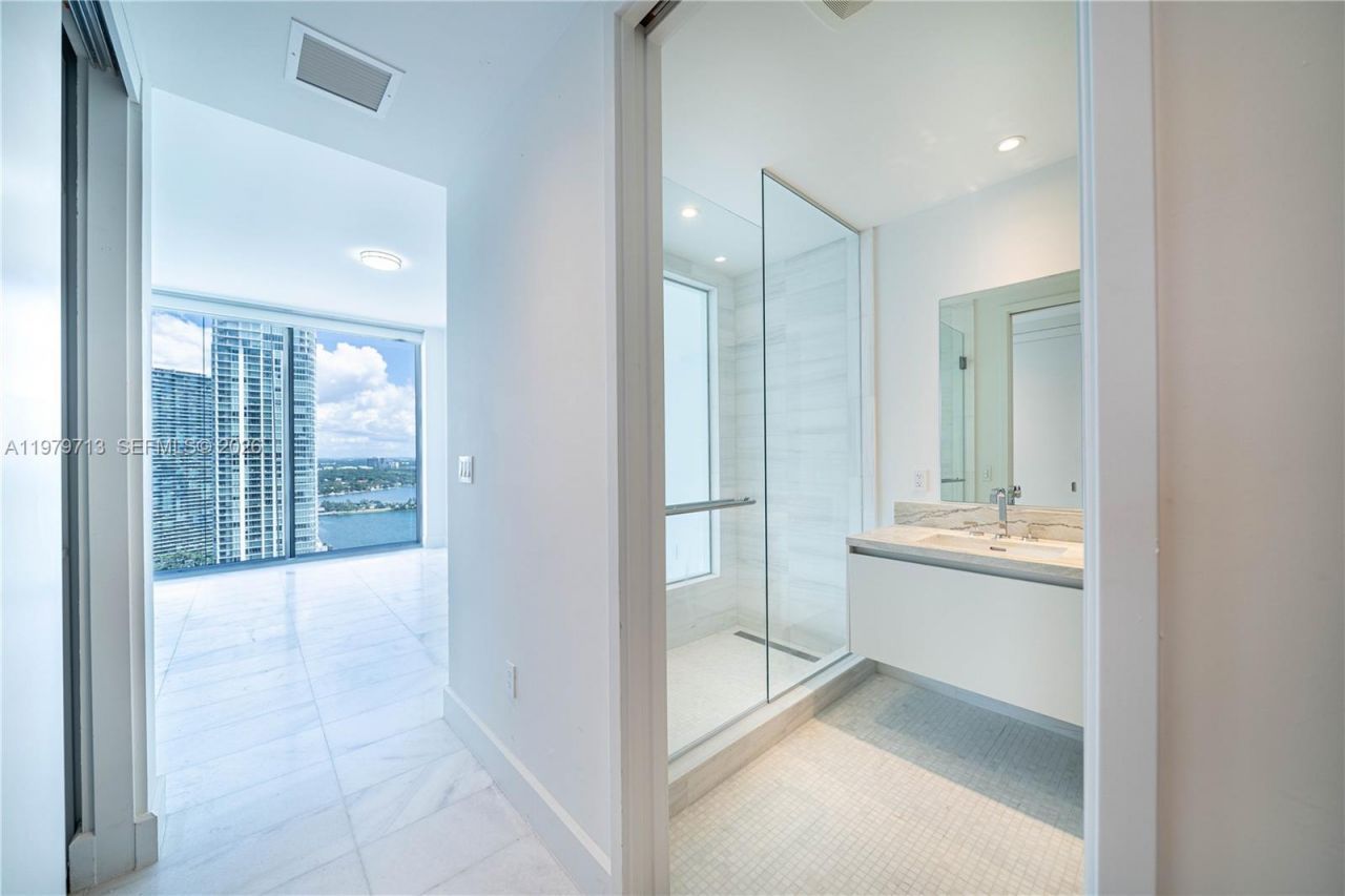 700 NE 26th Ter, Unit 3006, Miami, FL 33137 Photo