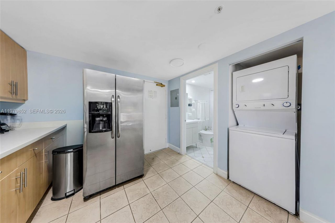 2951 S Bayshore Dr, Unit 215, Coconut Grove, FL 33133 Photo