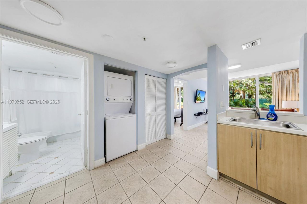 2951 S Bayshore Dr, Unit 215, Coconut Grove, FL 33133 Photo