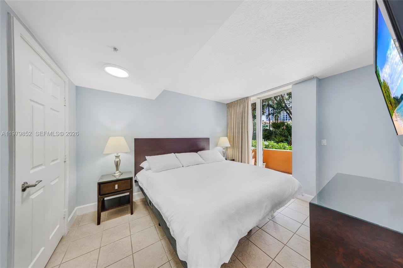 2951 S Bayshore Dr, Unit 215, Coconut Grove, FL 33133 Photo