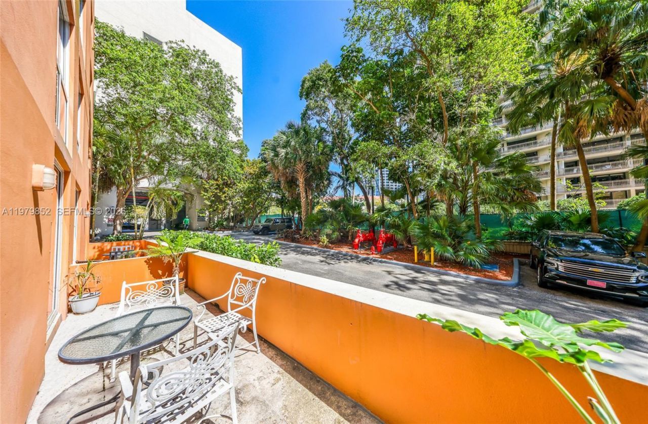 2951 S Bayshore Dr, Unit 215, Coconut Grove, FL 33133 Photo