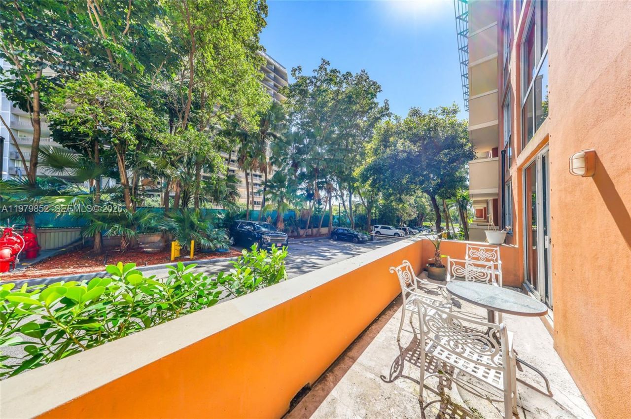2951 S Bayshore Dr, Unit 215, Coconut Grove, FL 33133 Photo