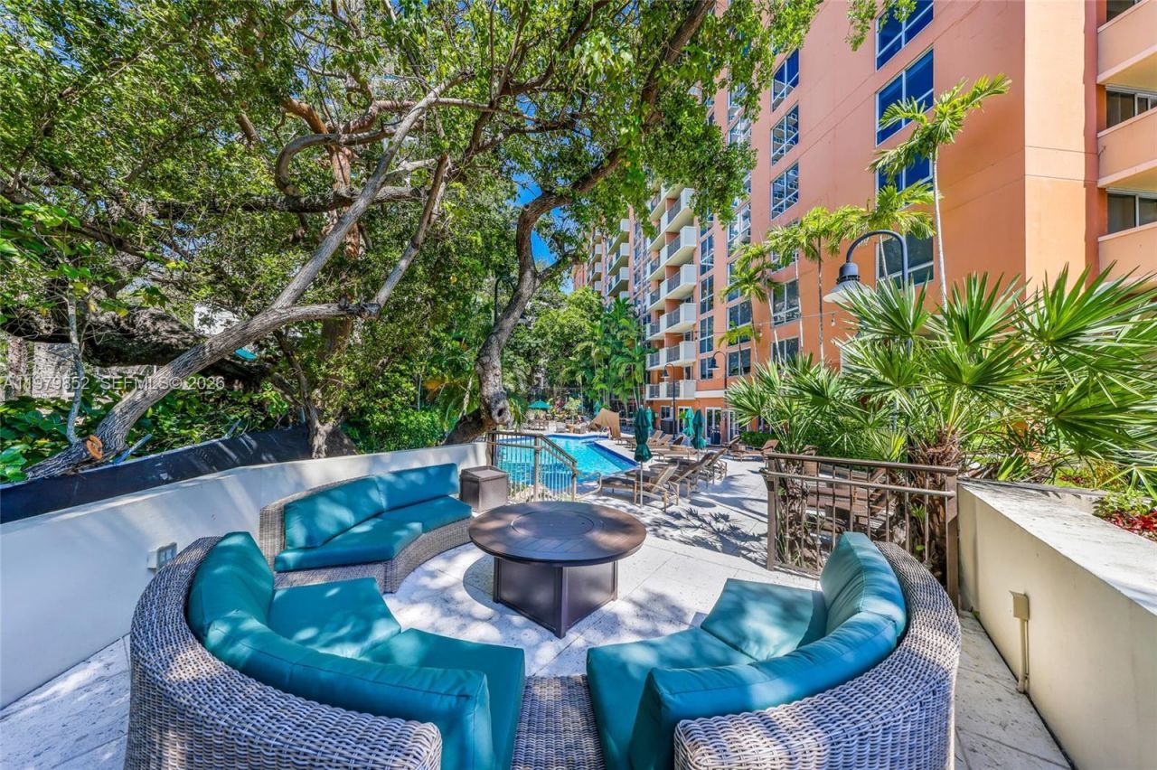 2951 S Bayshore Dr, Unit 215, Coconut Grove, FL 33133 Photo