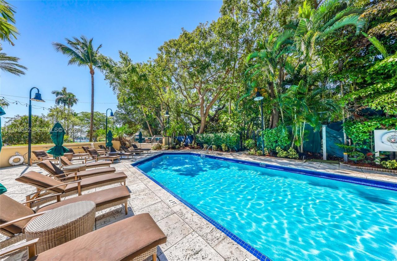2951 S Bayshore Dr, Unit 215, Coconut Grove, FL 33133 Photo