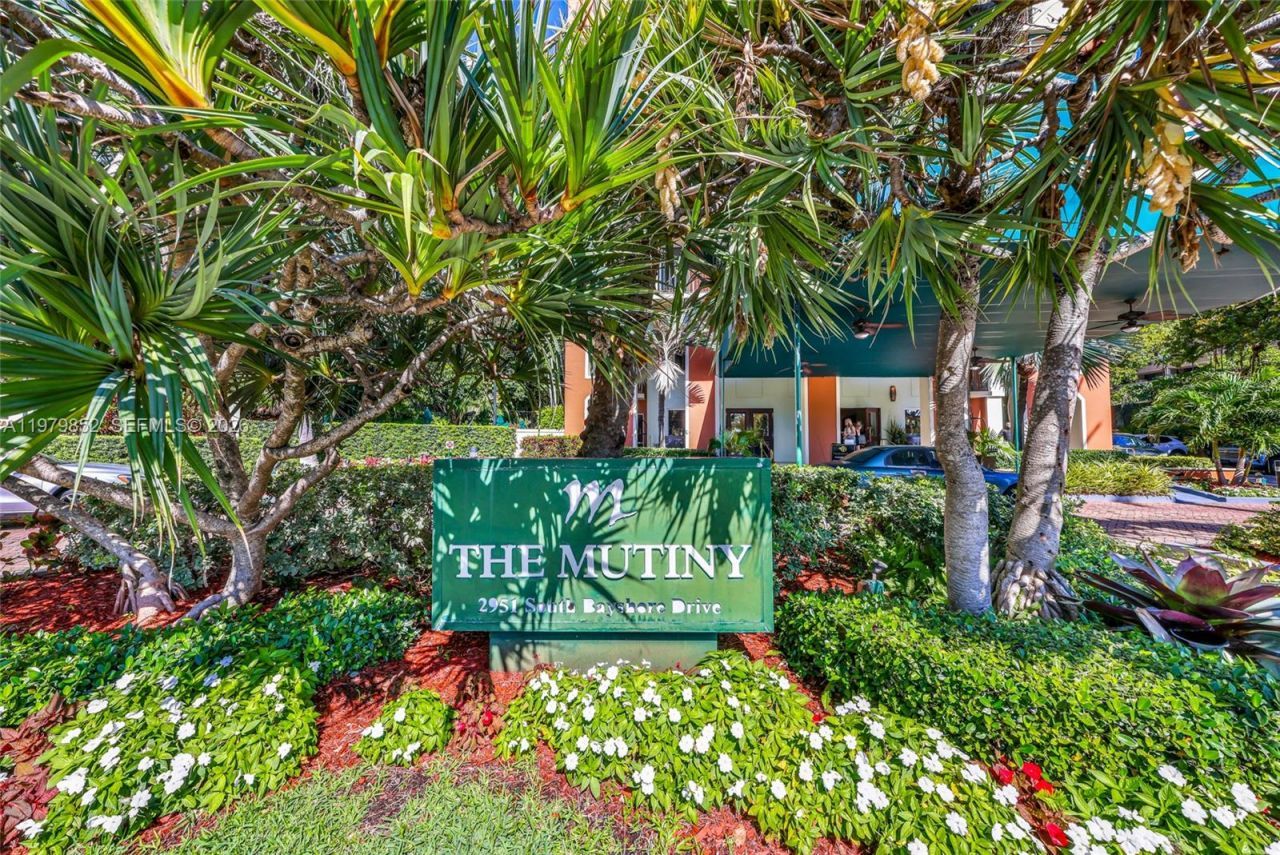 2951 S Bayshore Dr, Unit 215, Coconut Grove, FL 33133 Photo
