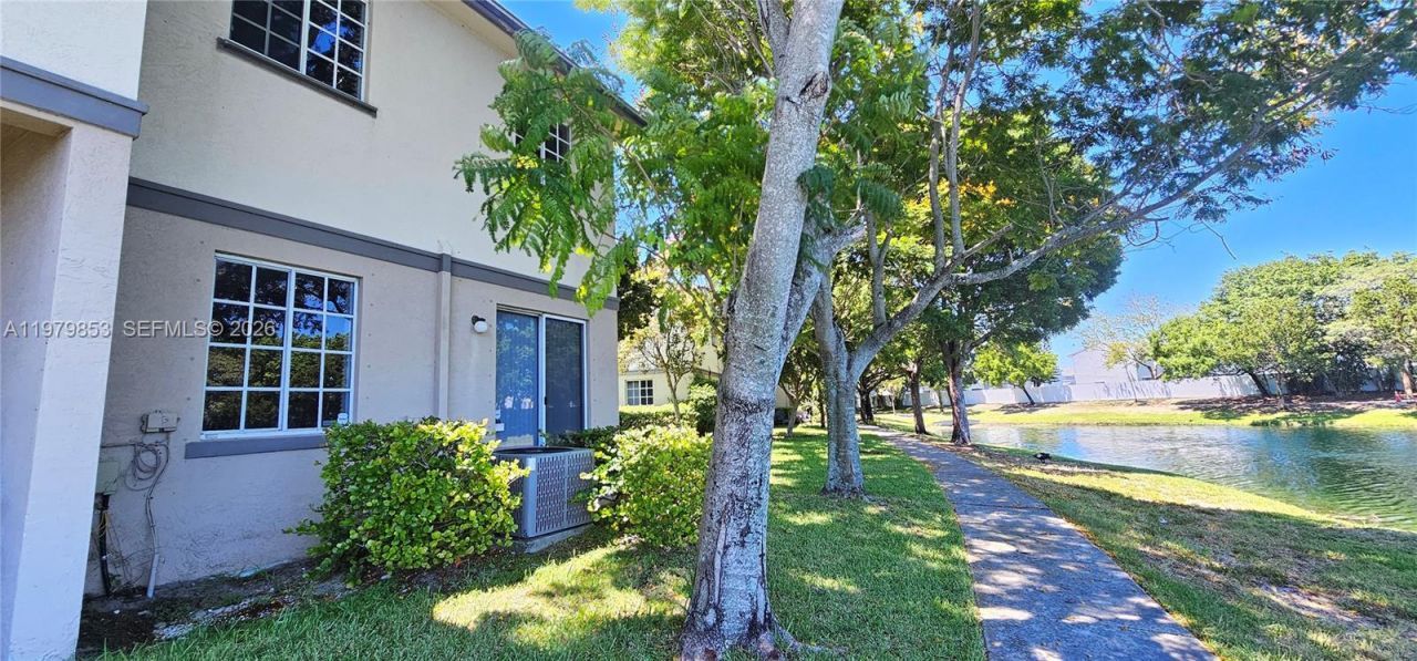 2014 Marsh Harbor Dr , Riviera Beach, FL 33404 Photo