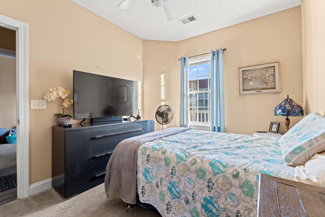 111 Fountain Pointe Ln. Photo 13