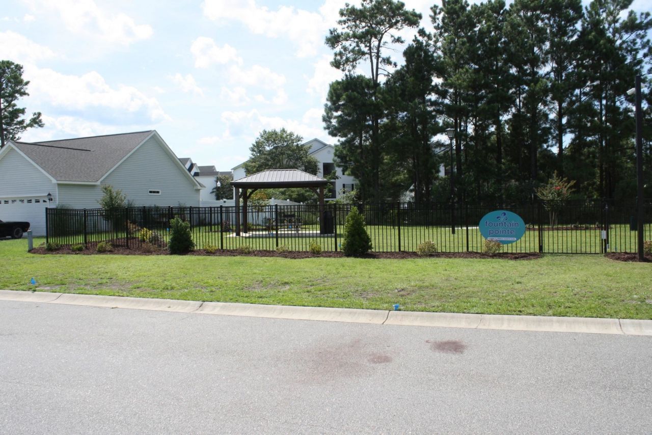 111 Fountain Pointe Ln. Photo 18