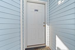 111 Fountain Pointe Ln. photo 4