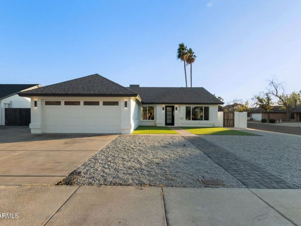 6221 W COMET Avenue, Glendale, AZ 85302