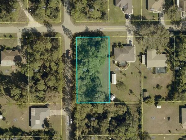 300 7th W, LEHIGH ACRES, FL 33972