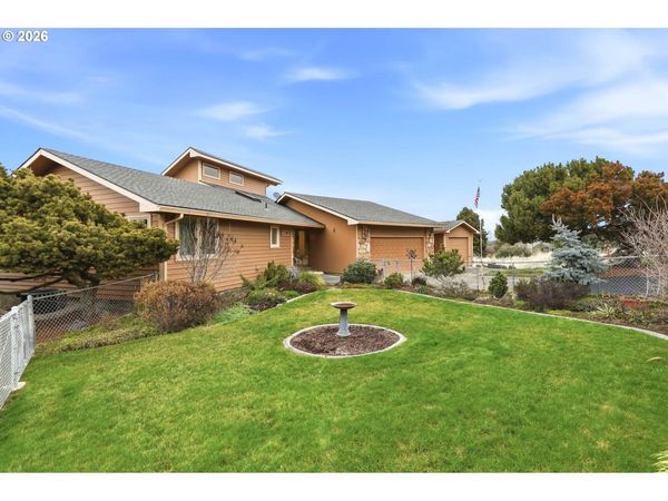 33981 HILLTOP DR, Hermiston, OR 97838