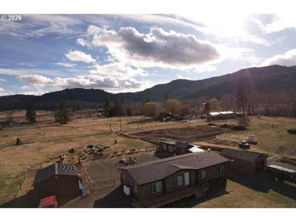 70724 BEAR CREEK RD, Wallowa, OR 97885