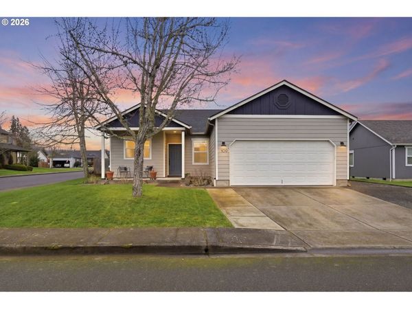 109 ROBIN CT, Creswell, OR 97426
