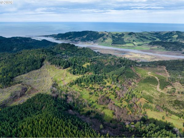 000 Jerrys Flat RD, Gold Beach, OR 97444