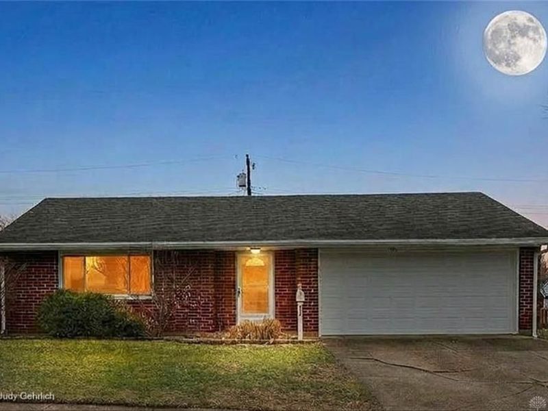 388 Thomas Drive, Franklin, OH 45005 Photo 1