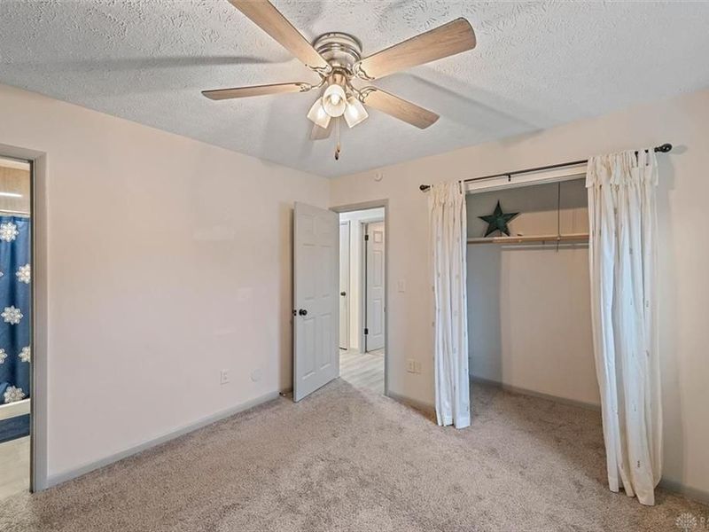 388 Thomas Drive, Franklin, OH 45005 Photo 10