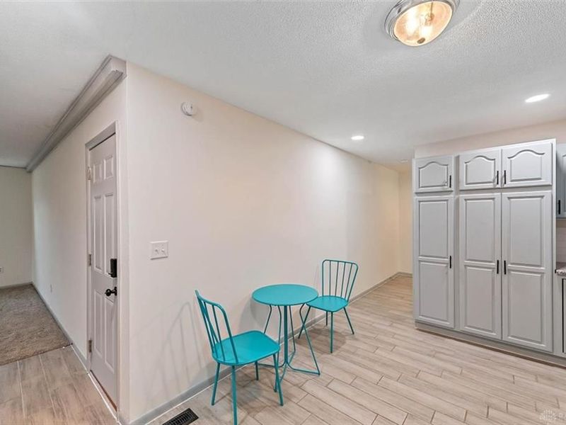 388 Thomas Drive, Franklin, OH 45005 Photo 8