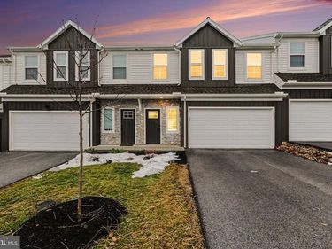 7867 OAK BROOK DRIVE, HARRISBURG, PA 17112