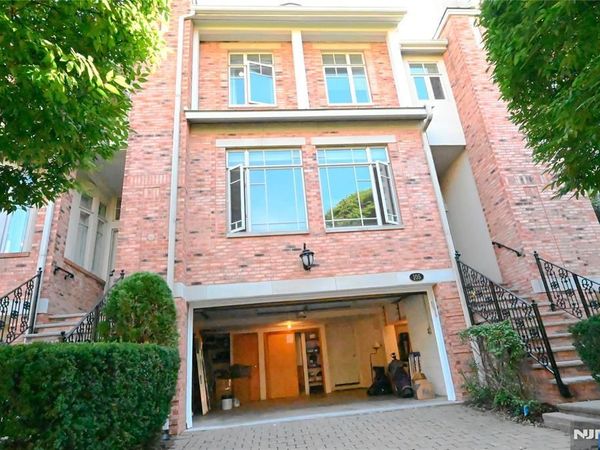 105 Hudson Cove 105, Unit 105, EDGEWATER, NJ 07020