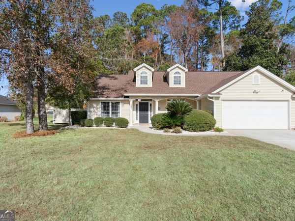 157 Country Walk Circle, Brunswick, GA 31525