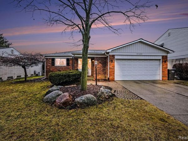 31429 Edgeworth Drive, Madison Heights, MI 48071