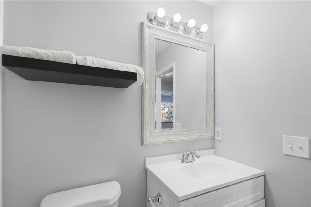 2890 1st Place, Vero Beach, FL 32968 Photo