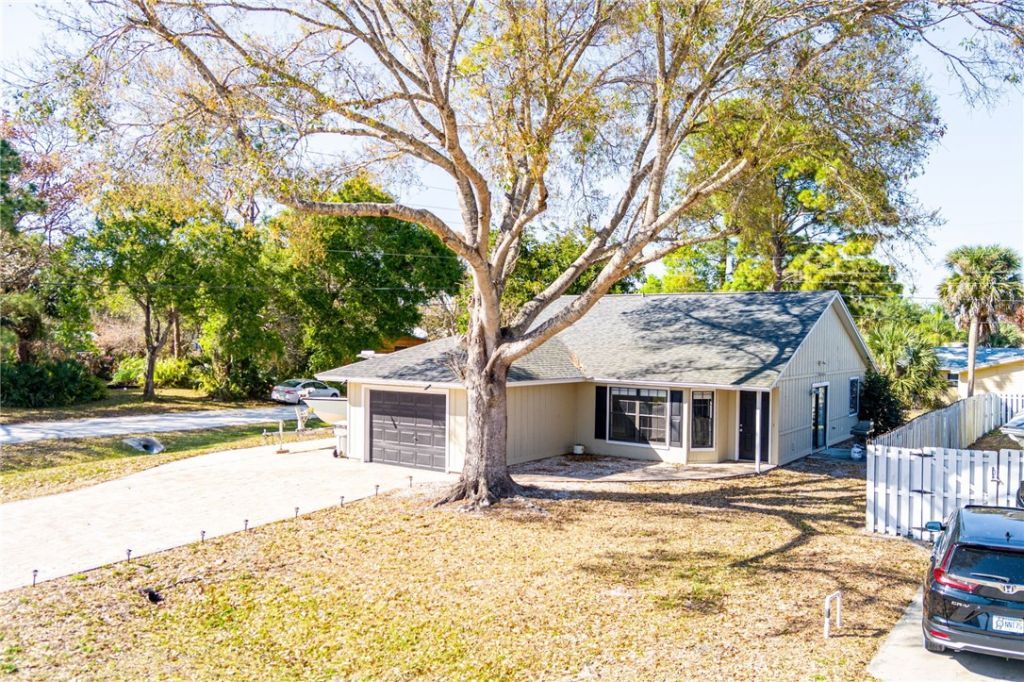 2890 1st Place, Vero Beach, FL 32968 Photo