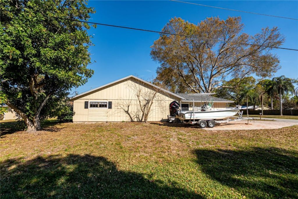 2890 1st Place, Vero Beach, FL 32968 Photo