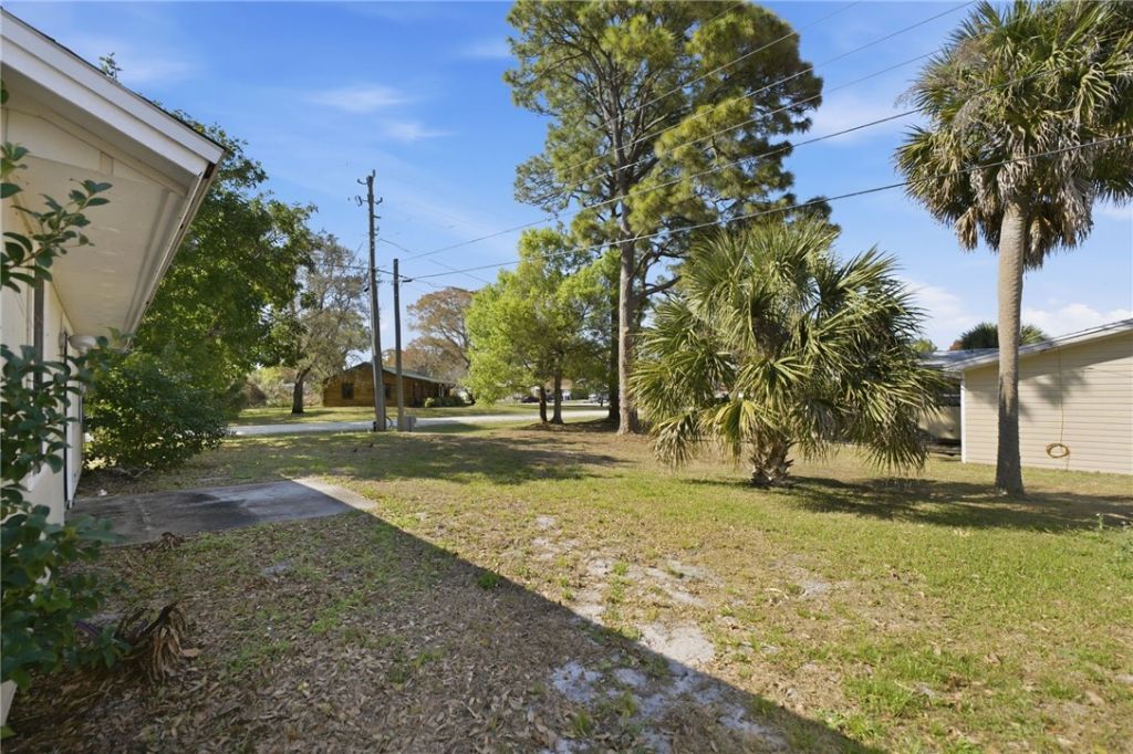 2890 1st Place, Vero Beach, FL 32968 Photo