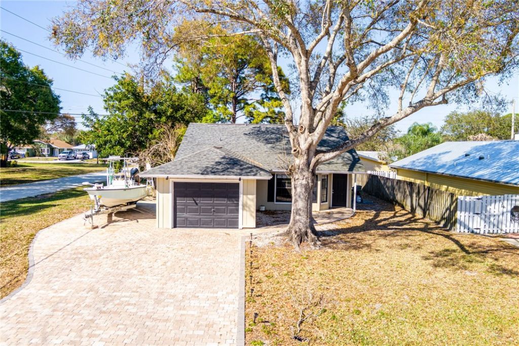 2890 1st Place, Vero Beach, FL 32968 Photo