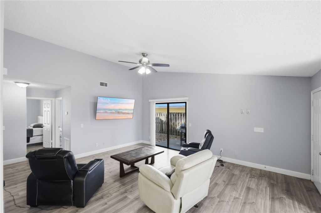 2890 1st Place, Vero Beach, FL 32968 Photo