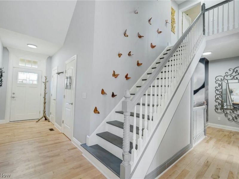 9 River Side Drive, Rocky River, OH 44116 Photo 4