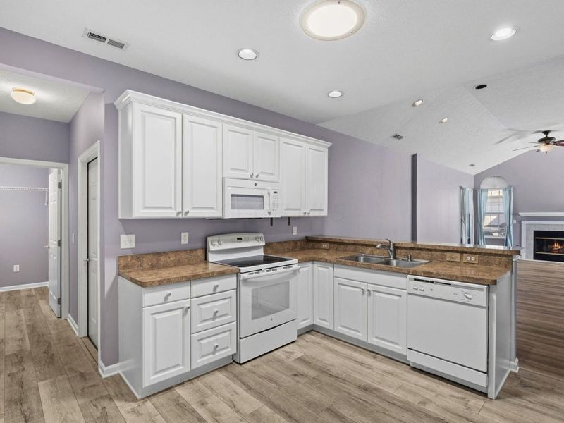 92 Jonathan Drive , Heath, OH 43056 Photo 11