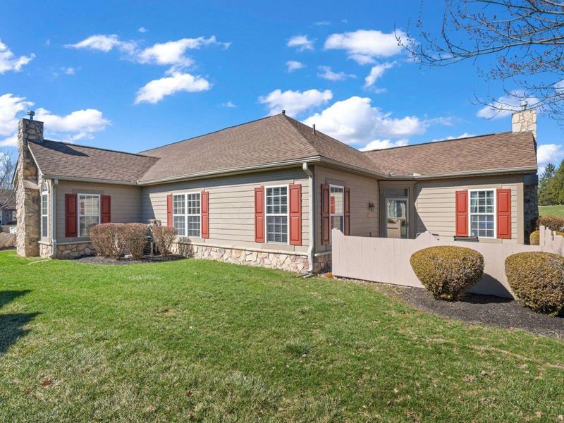 92 Jonathan Drive , Heath, OH 43056 Photo 2