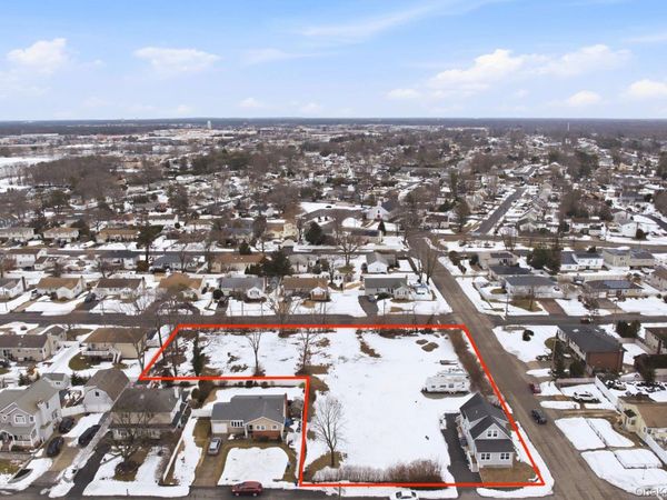 35 Weston Avenue , Deer Park, NY 11729