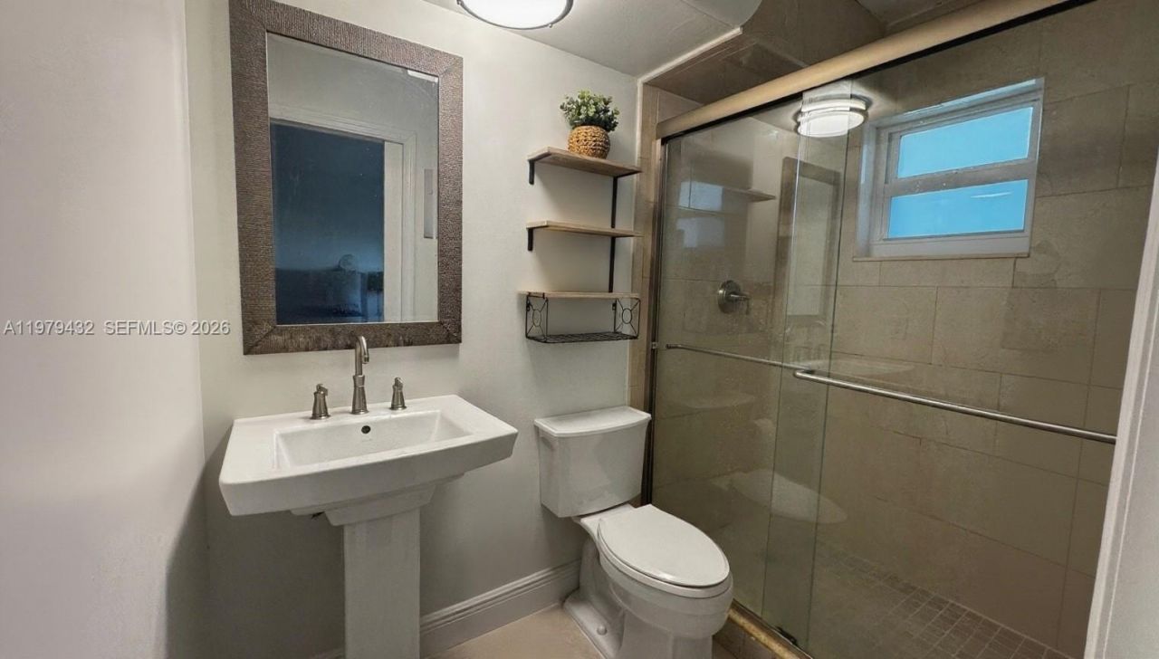 483 N Pine Island Rd, Unit C205, Plantation, FL 33324 Photo