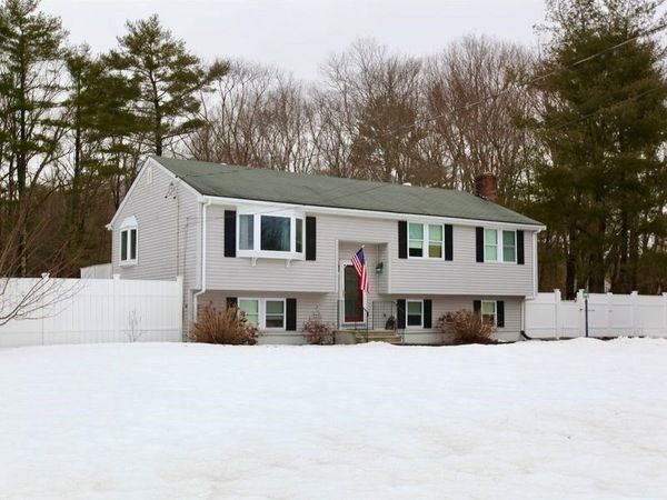 54 Ann Street, Raynham, MA 02766