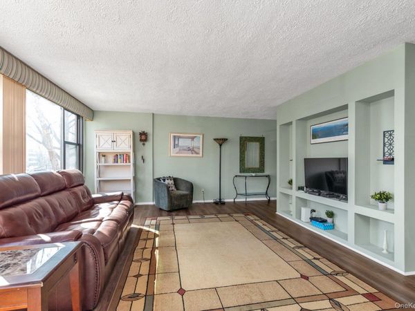 7-25 166 , Unit 2A, Beechhurst, NY 11357