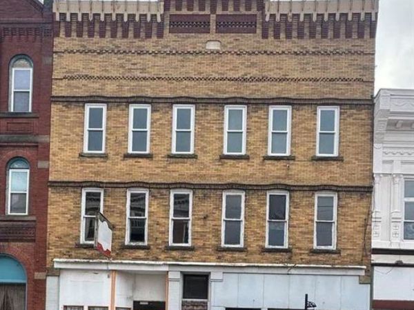 132 Main , Weston, WV 26452