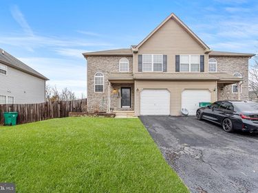 767 HUNTER DRIVE, PENNSBURG, PA 18073