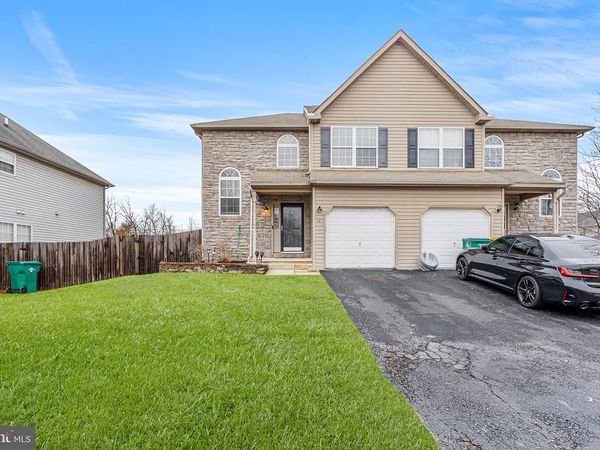 767 HUNTER DRIVE , PENNSBURG, PA 18073