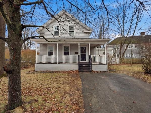 12 Southwick St, Middleboro, MA 02346