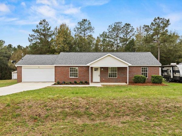 396 Sand Pine Circle, Midway, FL 32343